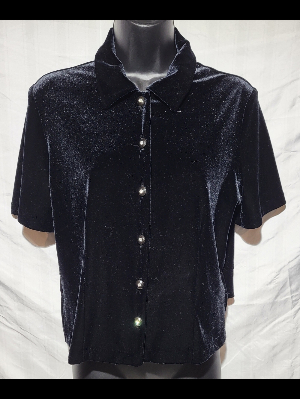 Vintage SOCIAL CIRCLES Black Velvet Short-Sleeve Button-Front Top